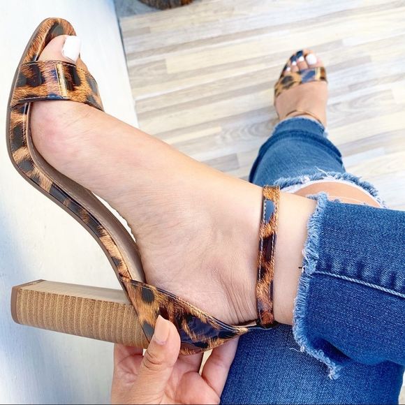 Leopard Open Toe Buckle Strap Block Heel - Picture 4 of 5